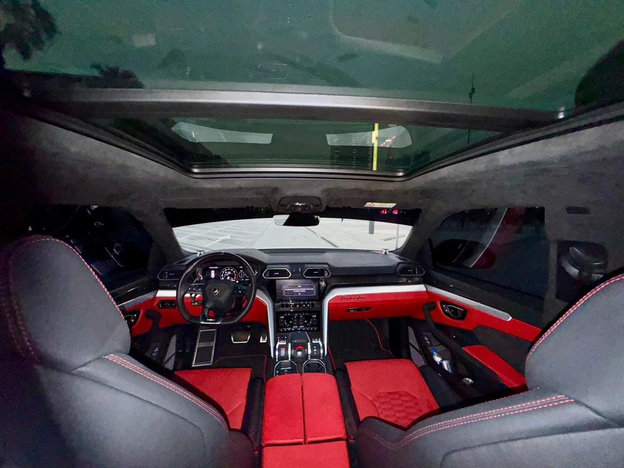 Lamborghini Urus 2022 - Luxury Car thumbnail NaN